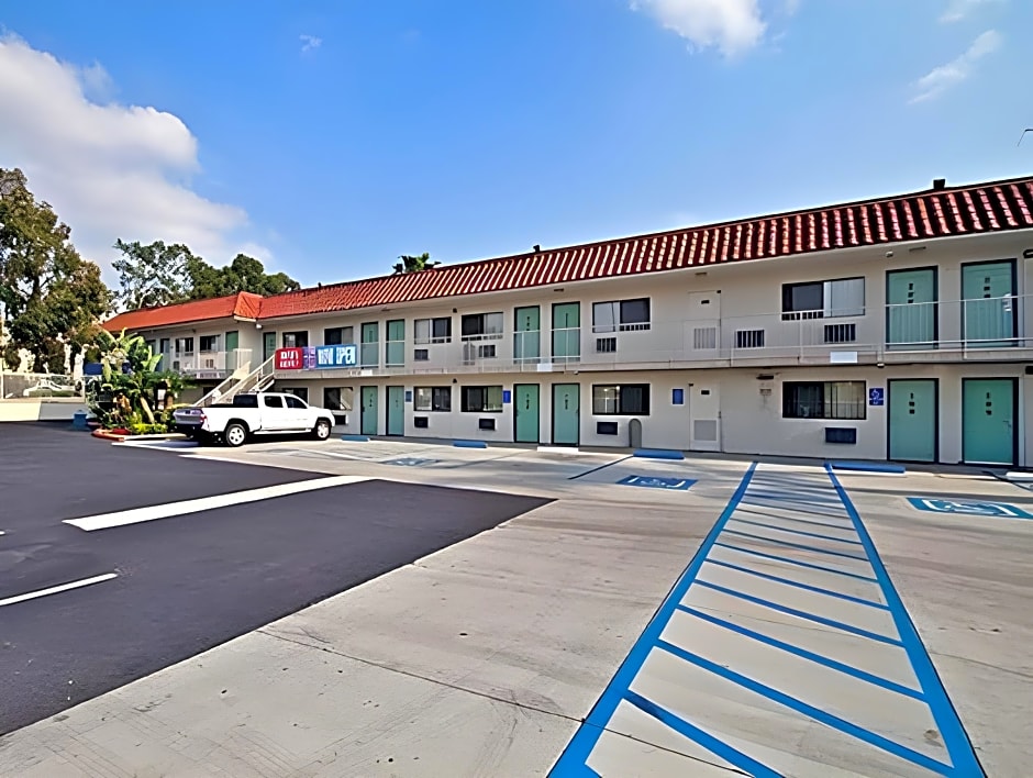 Motel 6 Riverside, CA - UCR East