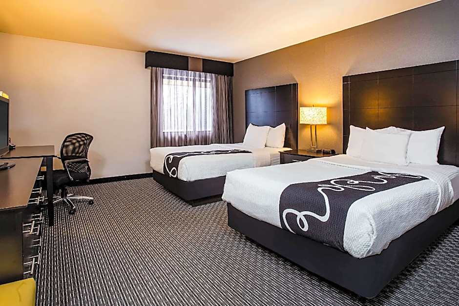 La Quinta Inn & Suites by Wyndham Oshkosh