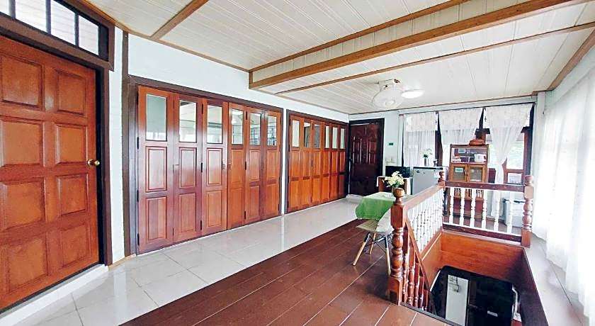 Green Riverside Homestay