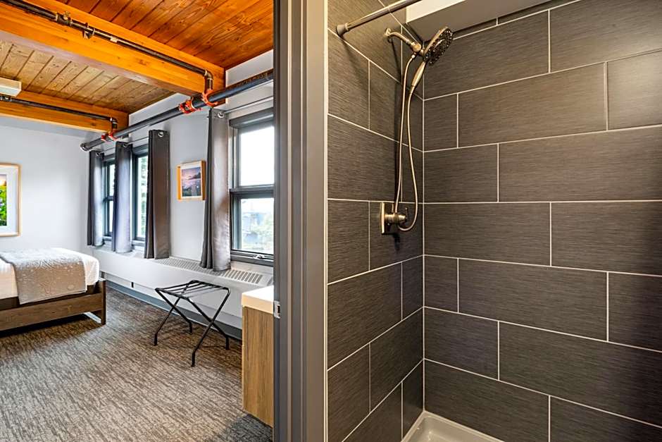 Seward Adventure Lodge
