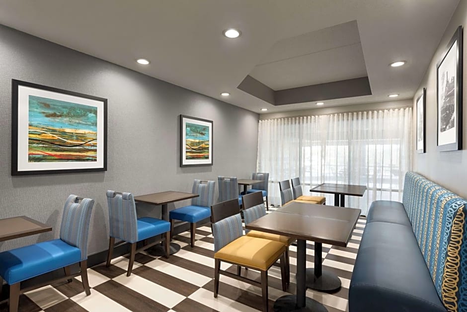 Hampton Inn By Hilton Appleton-Fox River Mall Area