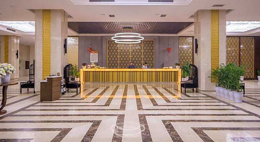 Muong Thanh Luxury Nhat Le Hotel