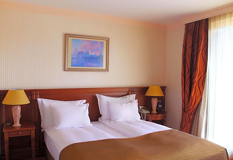 Crystal Palace Boutique Hotel