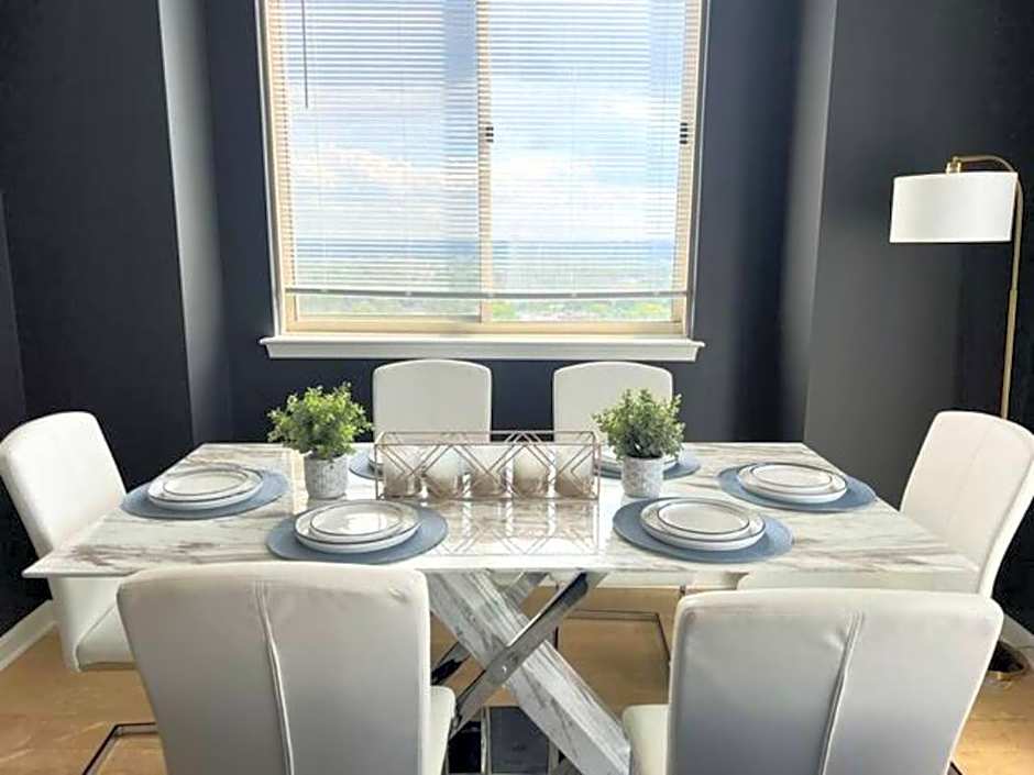 Elegant King Suite Metro DC
