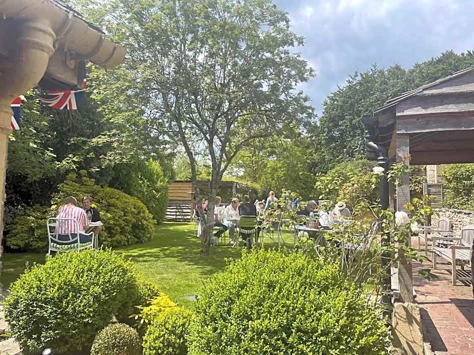 The Swan Inn Swinbrook