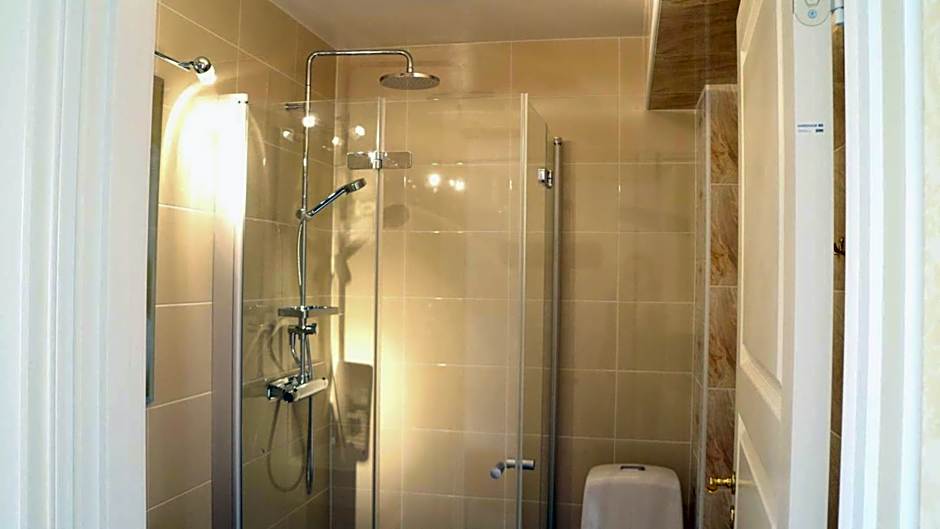 Vänerport Lakefront Hotell