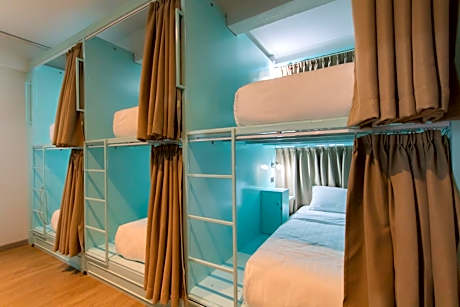 Mixed Dormitory Room