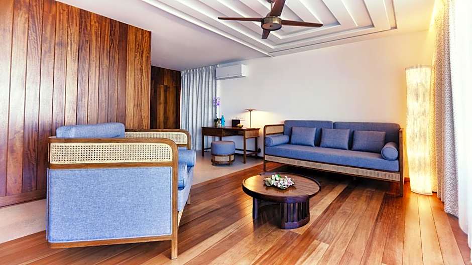 Blue Margouillat Seaview Hotel