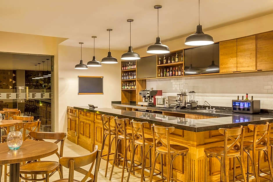 Fiesta Inn Express San Luis Potosi Oriente