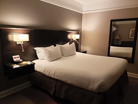 King Room with Jacuzzi