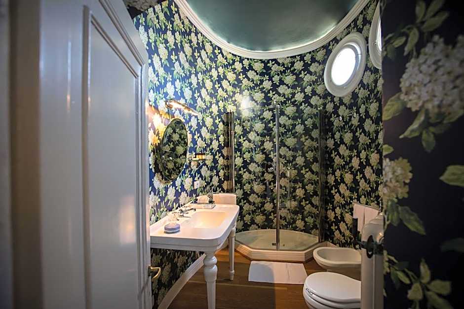 AdAstra Suites