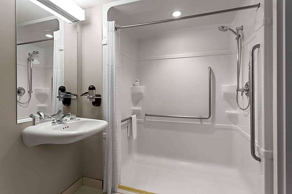 Microtel Inn & Suites by Wyndham Sault Ste. Marie