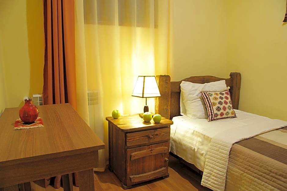 Silk Road Hotel