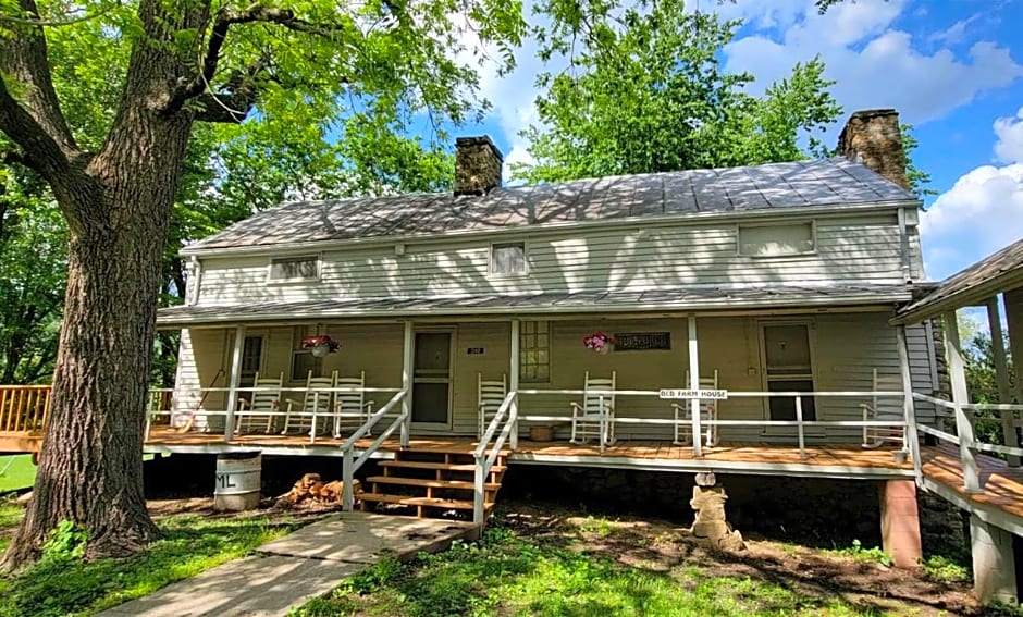 Graves Mountain Farm & Lodges