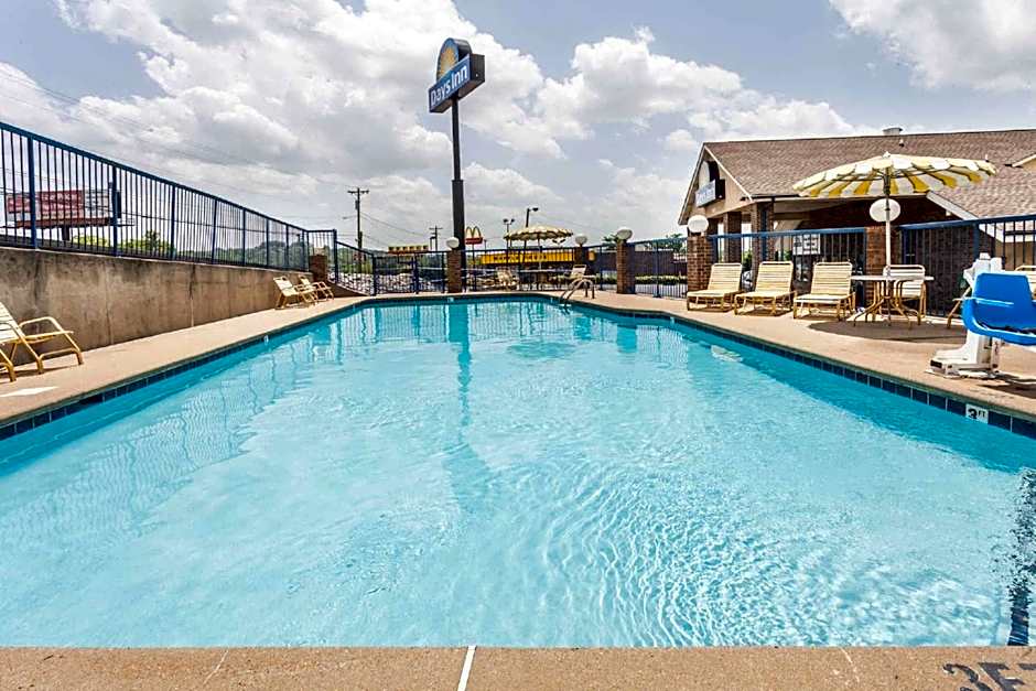 Days Inn By Wyndham Nashville North/Opryland Area