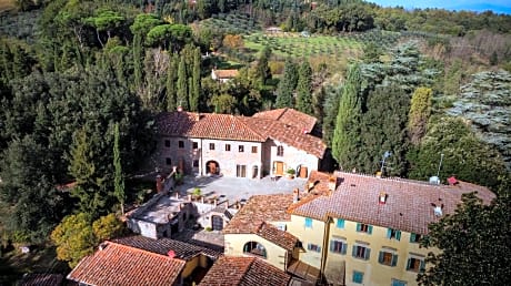 Villa Norcenni ApartHotel