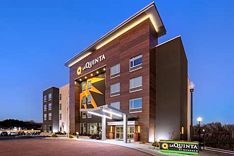 La Quinta Inn & Suites by Wyndham Locust Grove