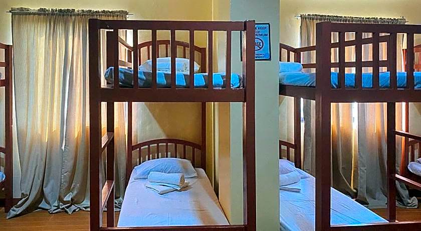 RedDoorz @ La Briana Guest House Bantayan Cebu