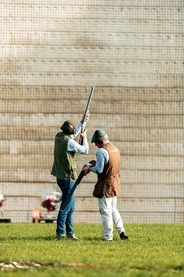 TARGET WORLD Hunter's Lodge