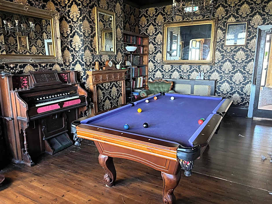 Keats Green Hotel