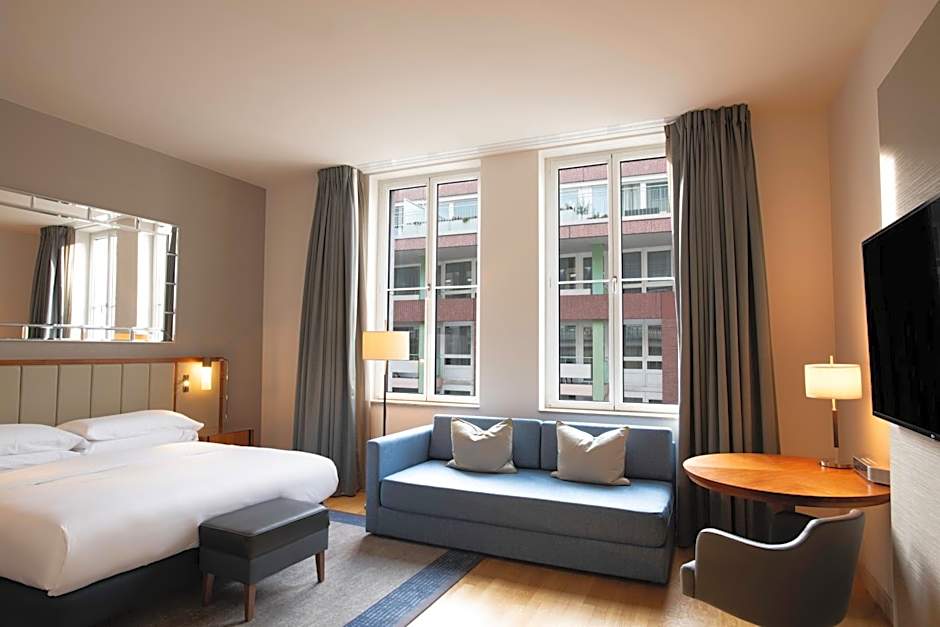 Photo 1 of 11 of Deluxe 1 King Bed