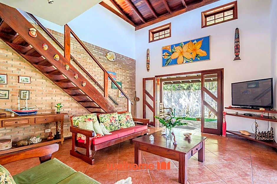 Casa em Ubatuba com área gourmet e acesso a rio