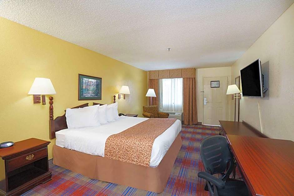 Travelodge by Wyndham Montgomery East