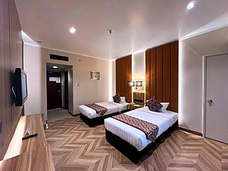 Deluxe Twin Room with Hill View