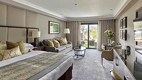 Junior Suite with Garden View
