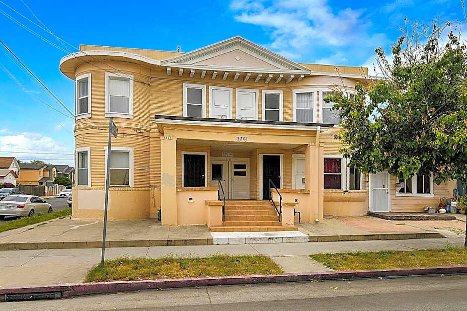 Pads on Pasadena Ave