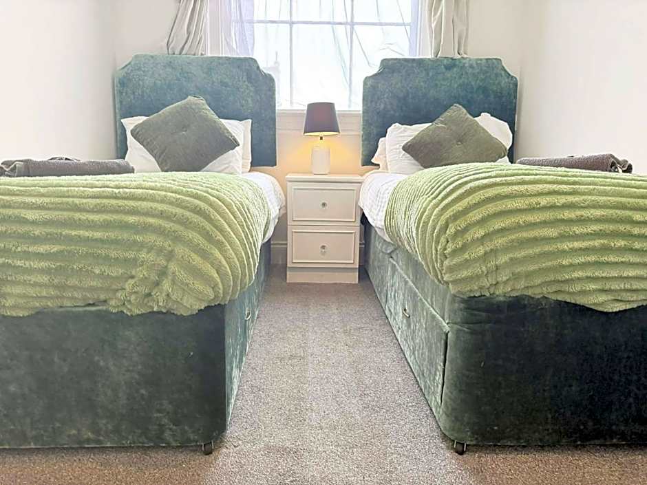 The Jubilee Hotel East - with NEWLY REFURBISHED SPA FACILITIES - GAMESPIT - AND SMOKEHOUSE