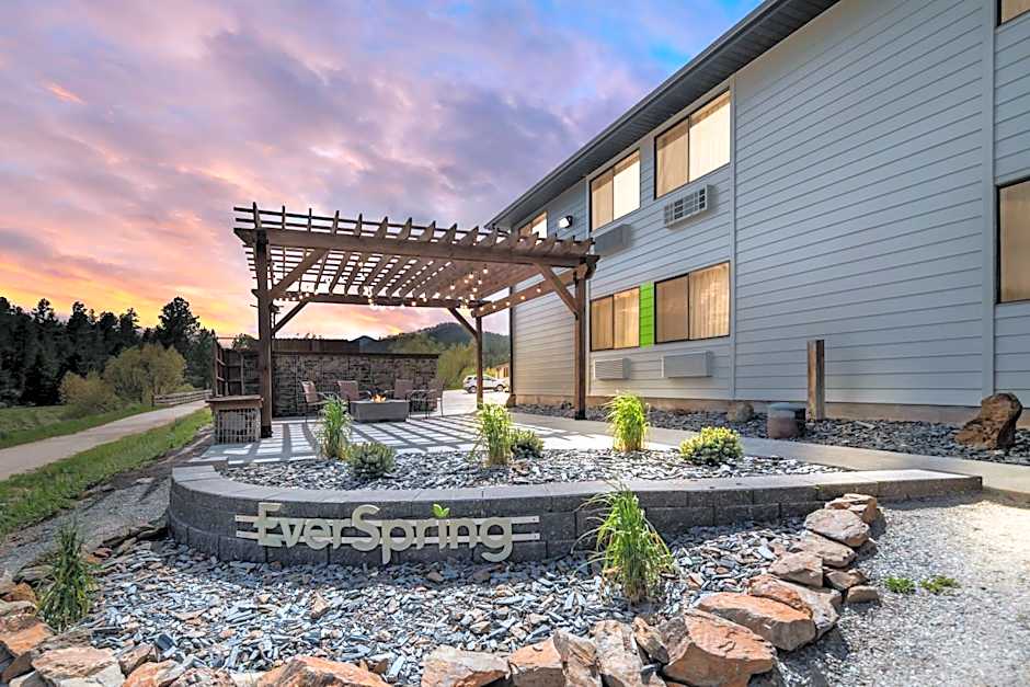 EverSpring Inn & Suites