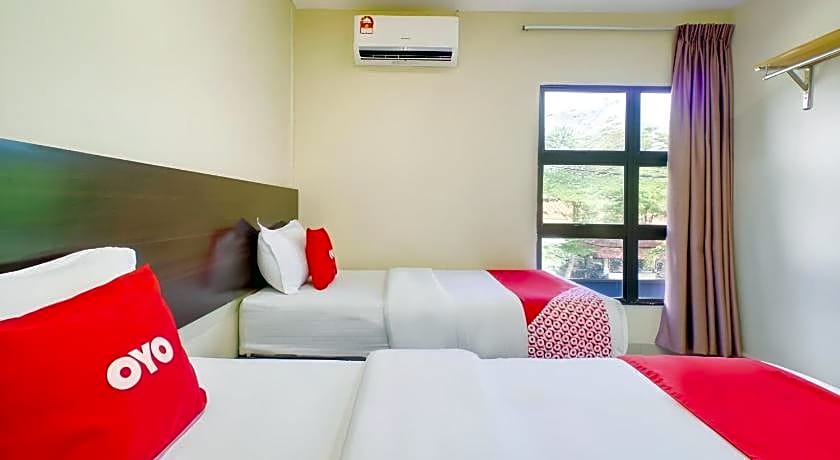OYO 89960 Manjung Inn Hotel