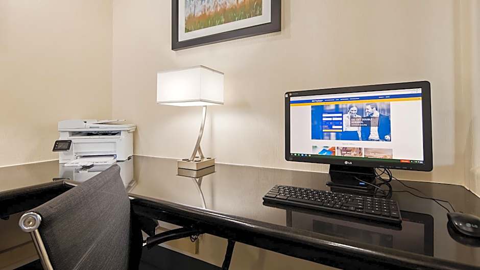 Best Western Plus Tulsa Inn & Suites