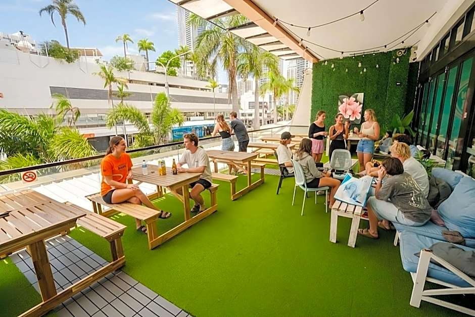 Tequila Sunrise Hostel Surfers Paradise