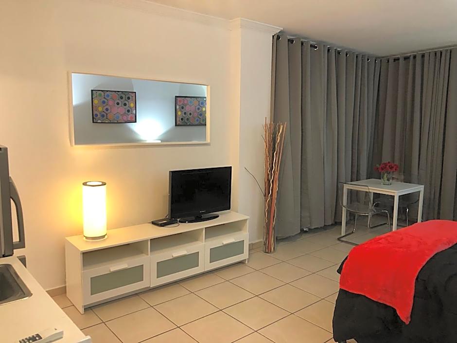 Casablanca on the beach, Oceanfront Studio Miami Beach