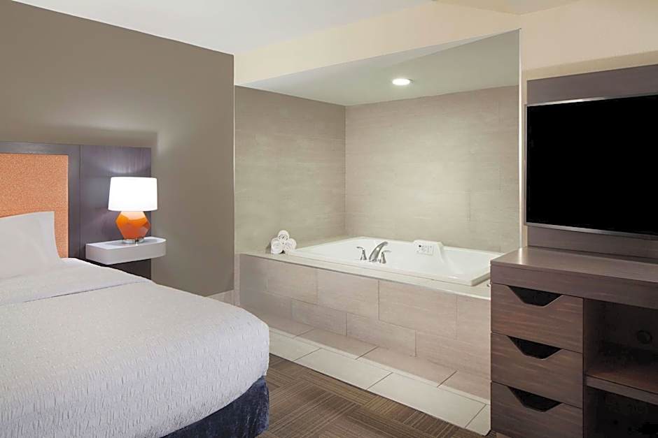 Hampton Inn By Hilton Charleston-Southridge