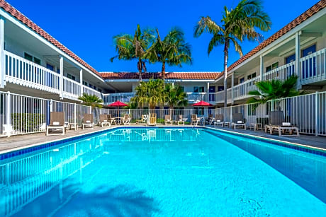 Studio 6 Suites Carpinteria, CA Santa Barbara South