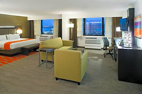 Executive Suite - Non-Smoking