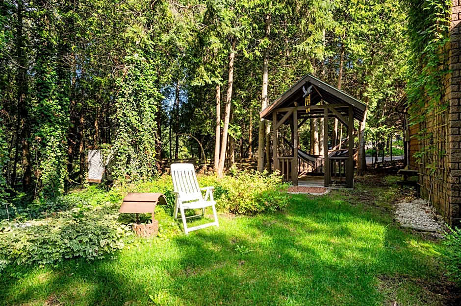 Evergreen Escape - Tobermory Chalet & Sauna