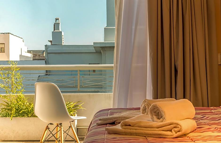 Up Viamonte Hotel