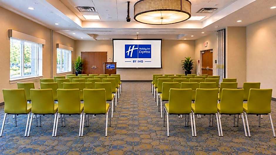 Holiday Inn Express & Suites Boise Airport By IHG