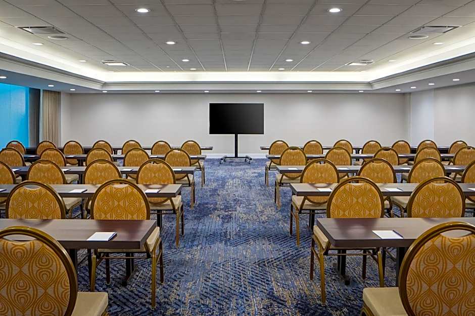 Amway Grand Plaza Hotel, Curio Collection by Hilton