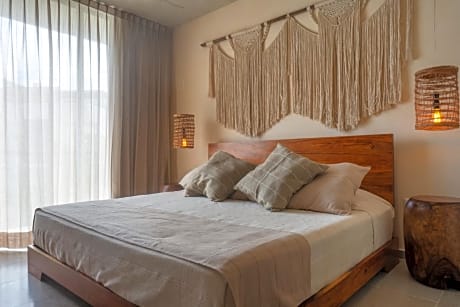 Deluxe Double Room with Bath