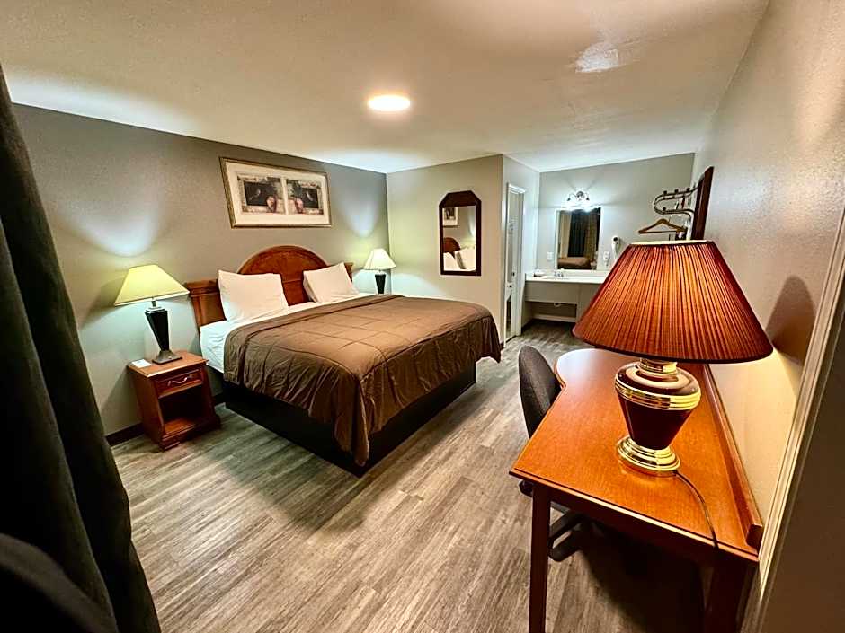 Ozark Inn & Suites