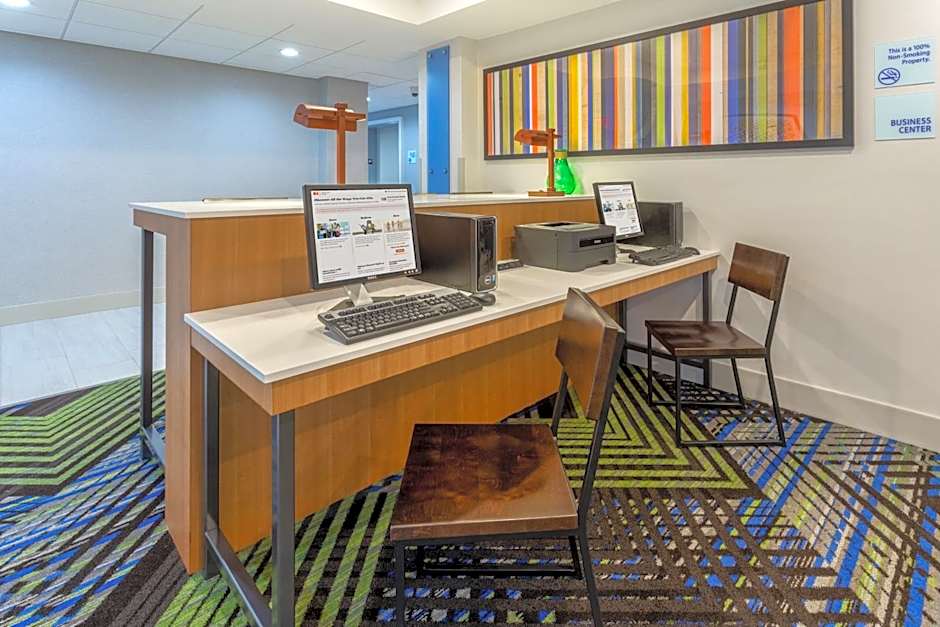 Holiday Inn Express & Suites Vandalia By IHG
