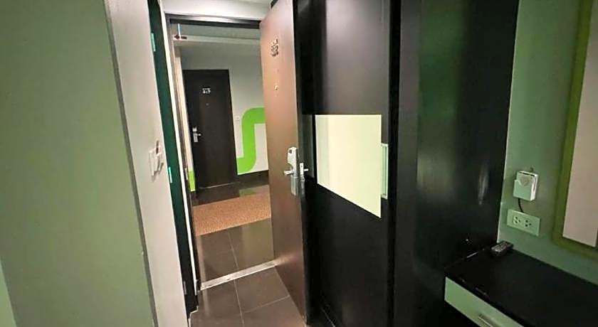 Capital O 75514 Vasidtee City Hotel (Suphanburi)