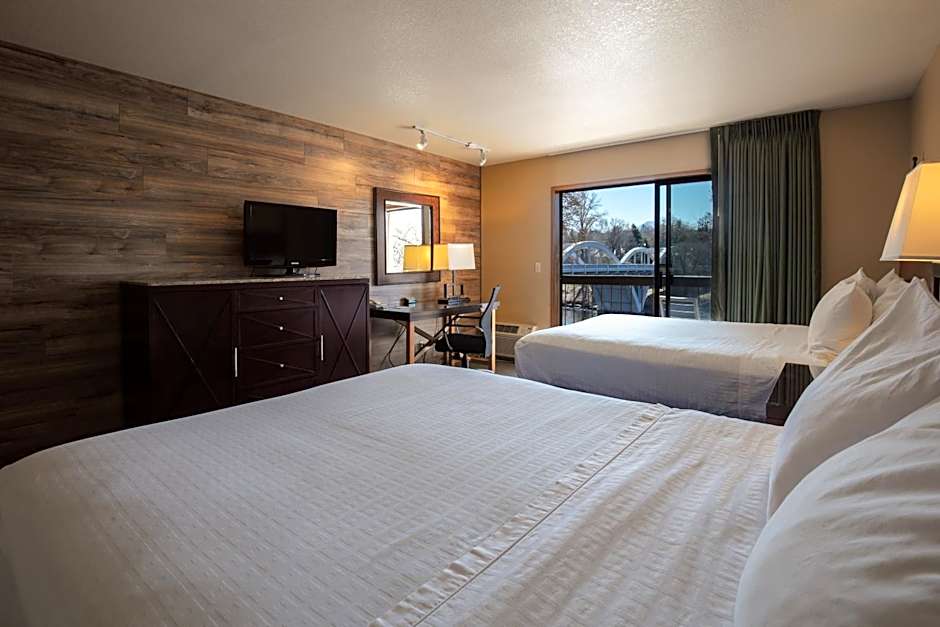 Riverside Inn