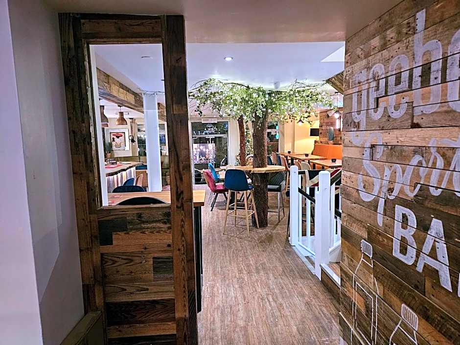 The Garden Bar Rooms