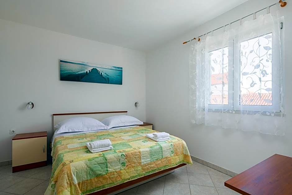 Apartments Vucica, Sevid